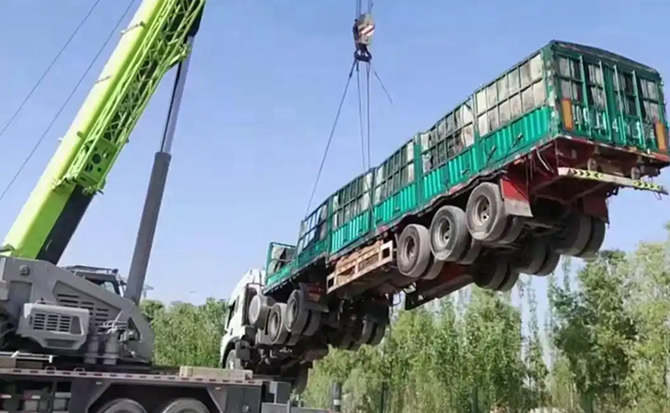 石龙镇道路脱困救援案例